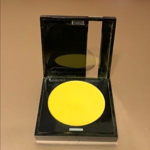 Single pan eyeshadow by Makeup Forever.